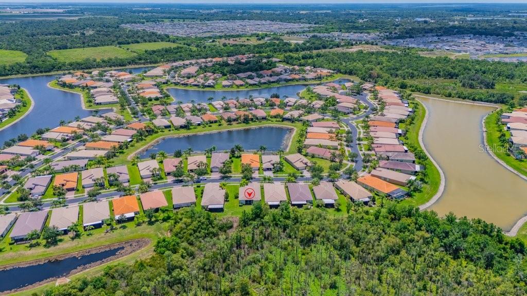 VALENCIA LAKES - Residential