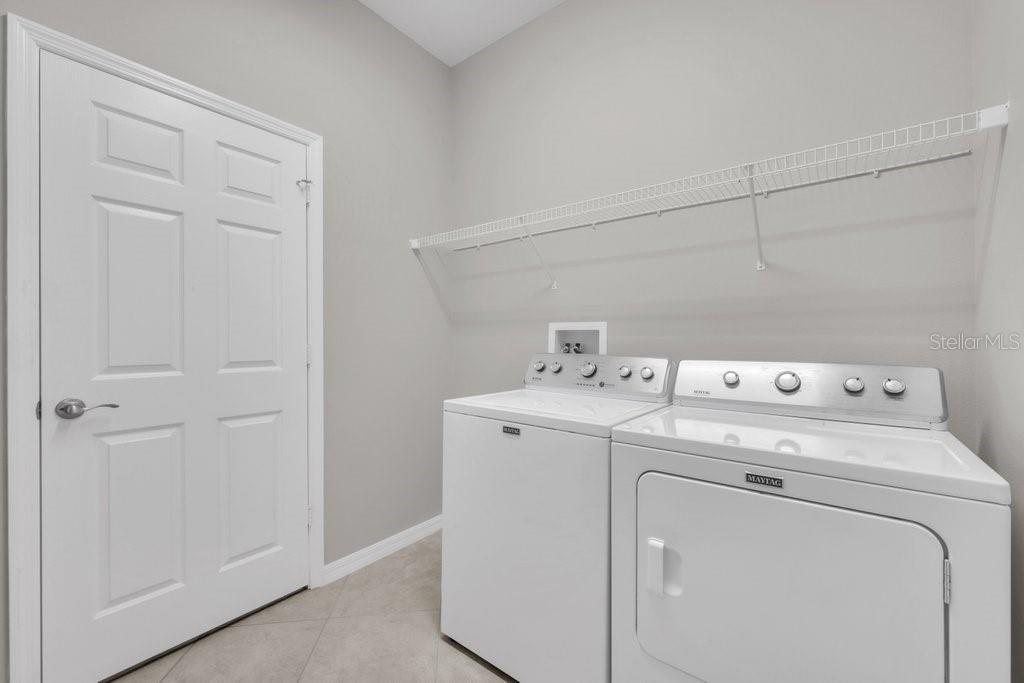 VALENCIA LAKES - Residential