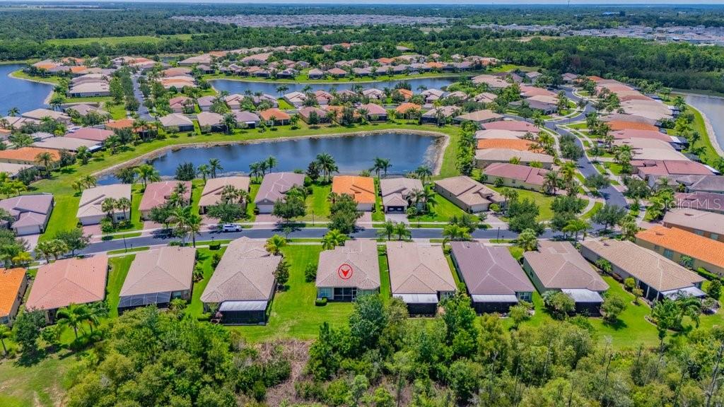 VALENCIA LAKES - Residential