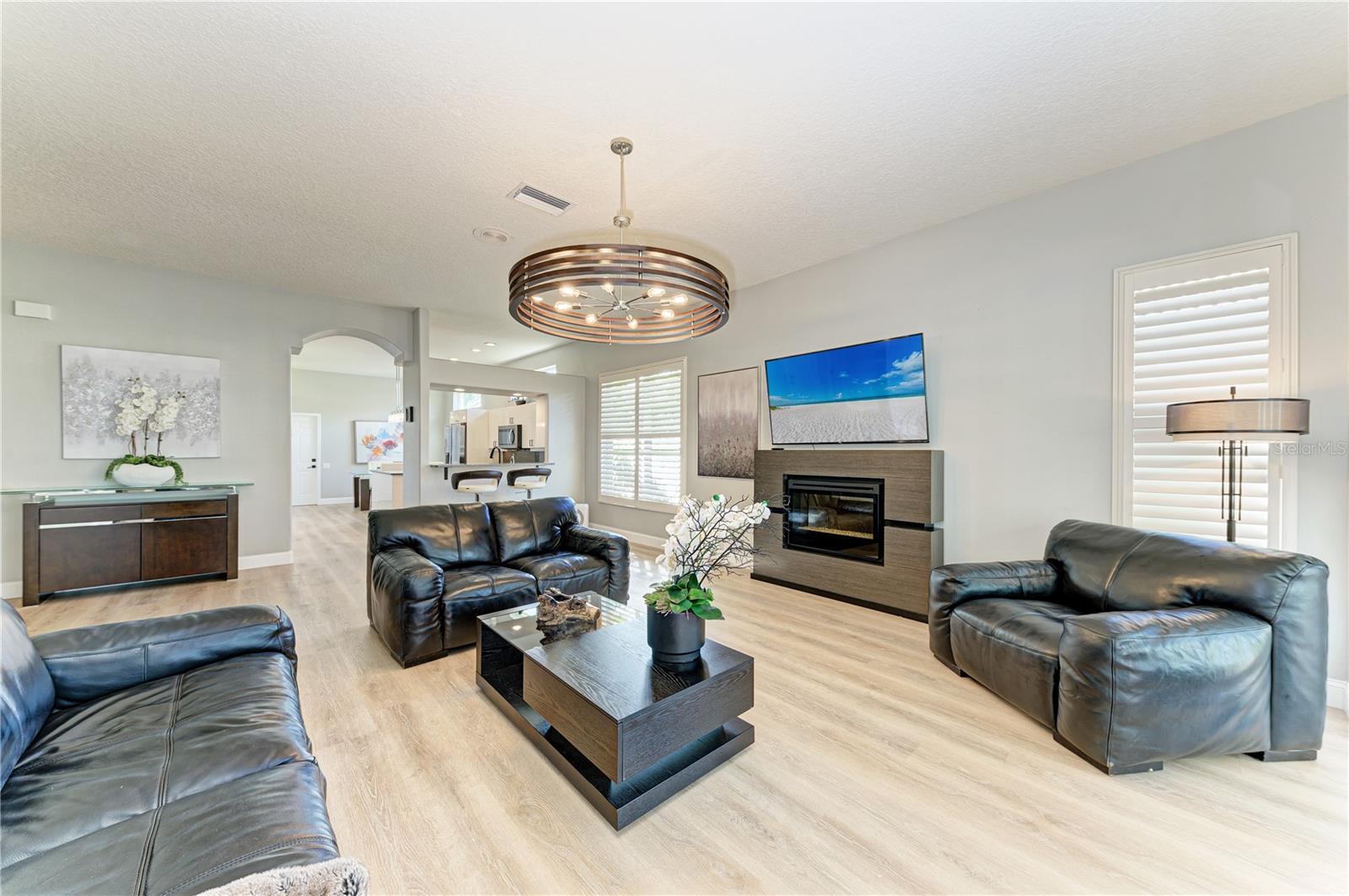 OAKBROOKE I AT RIVER CLUB NORTH - Residential