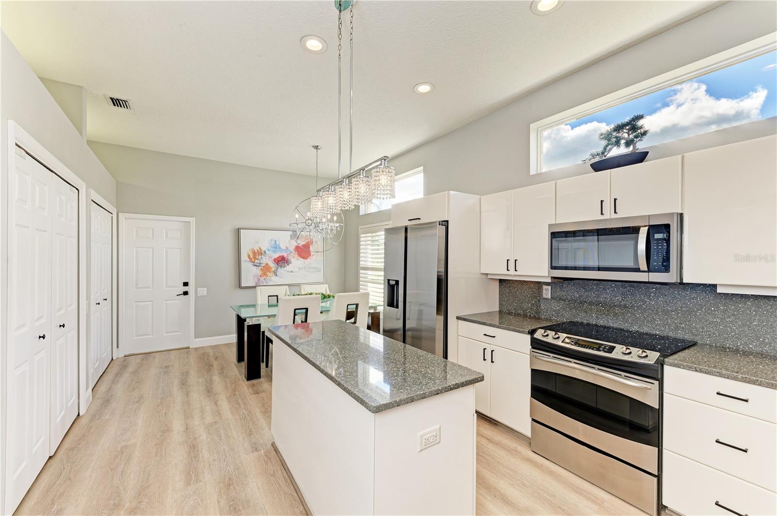 OAKBROOKE I AT RIVER CLUB NORTH - Residential