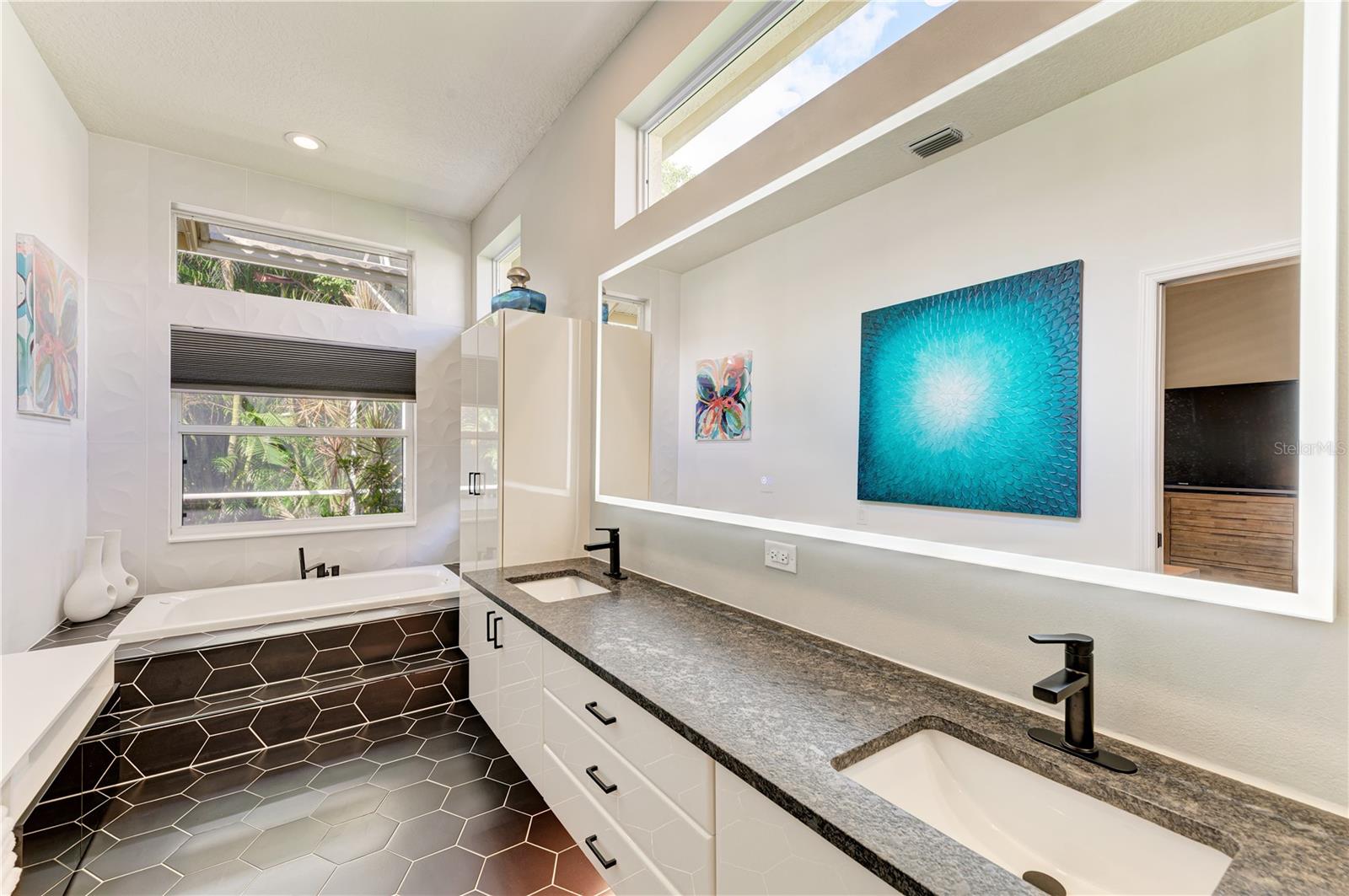 OAKBROOKE I AT RIVER CLUB NORTH - Residential