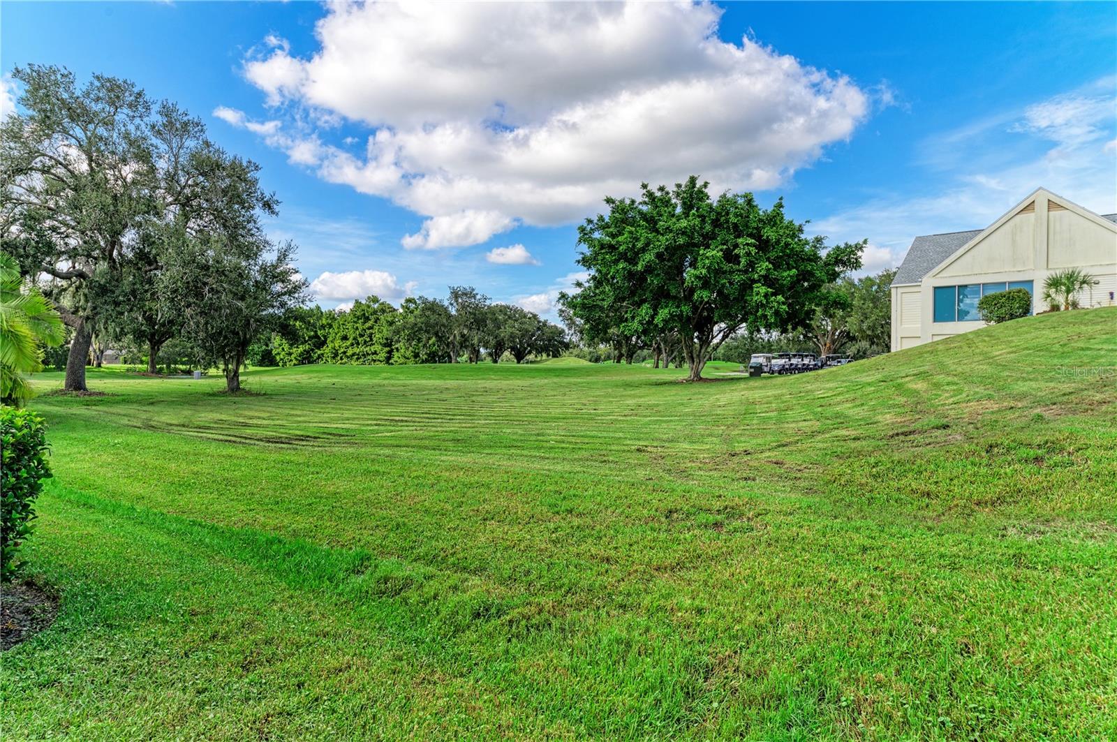 OAKBROOKE I AT RIVER CLUB NORTH - Residential