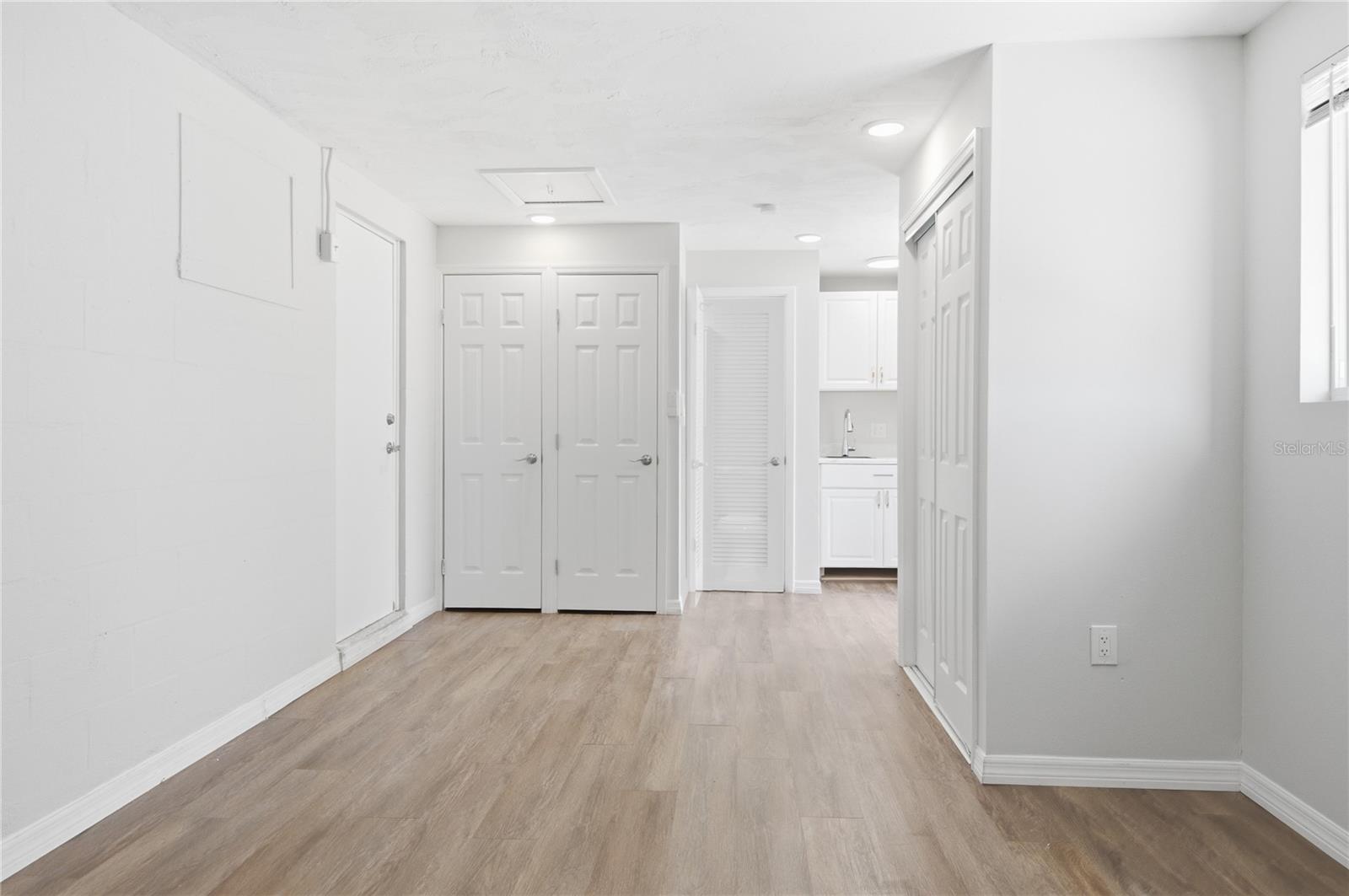 CREST RIDGE GARDENS - Residential