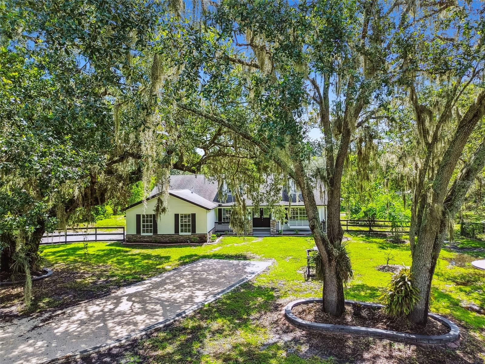 SCANLON COUNTRY ESTATES - Residential