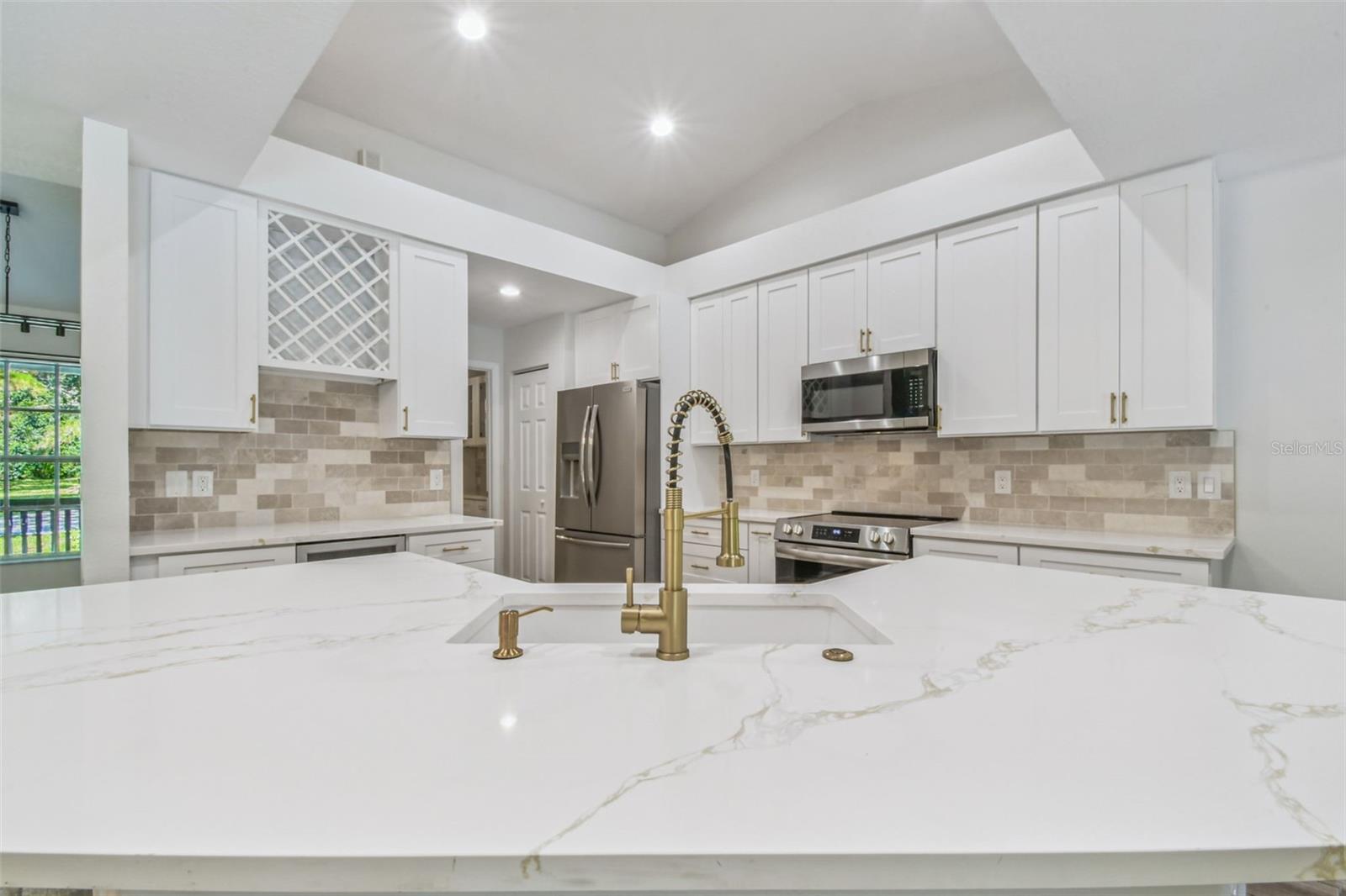 SCANLON COUNTRY ESTATES - Residential