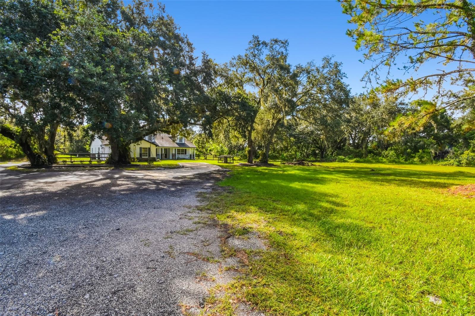 SCANLON COUNTRY ESTATES - Residential