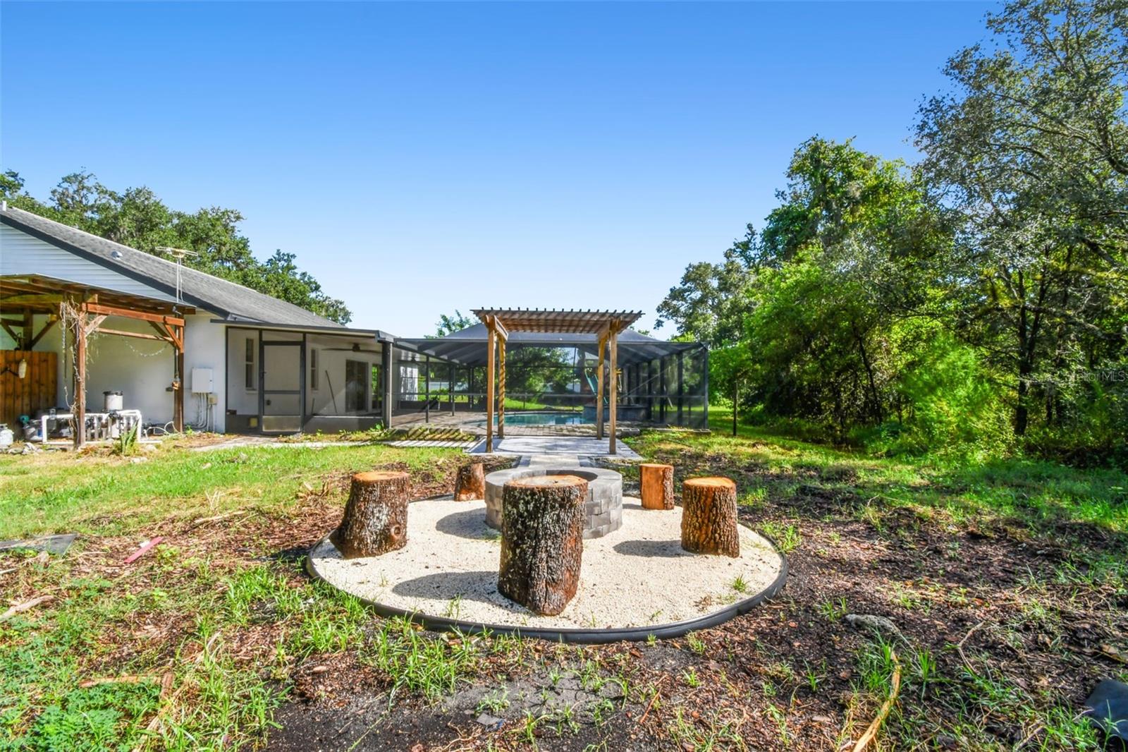 SCANLON COUNTRY ESTATES - Residential