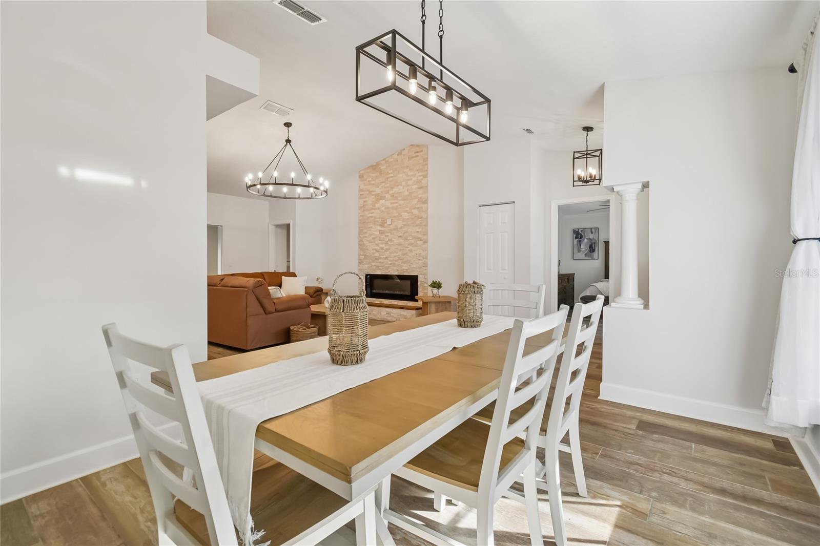 SCANLON COUNTRY ESTATES - Residential