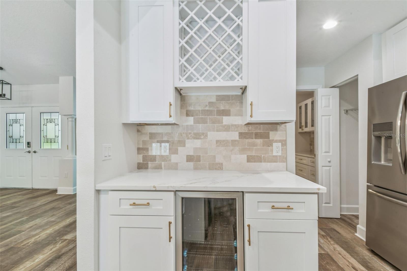 SCANLON COUNTRY ESTATES - Residential