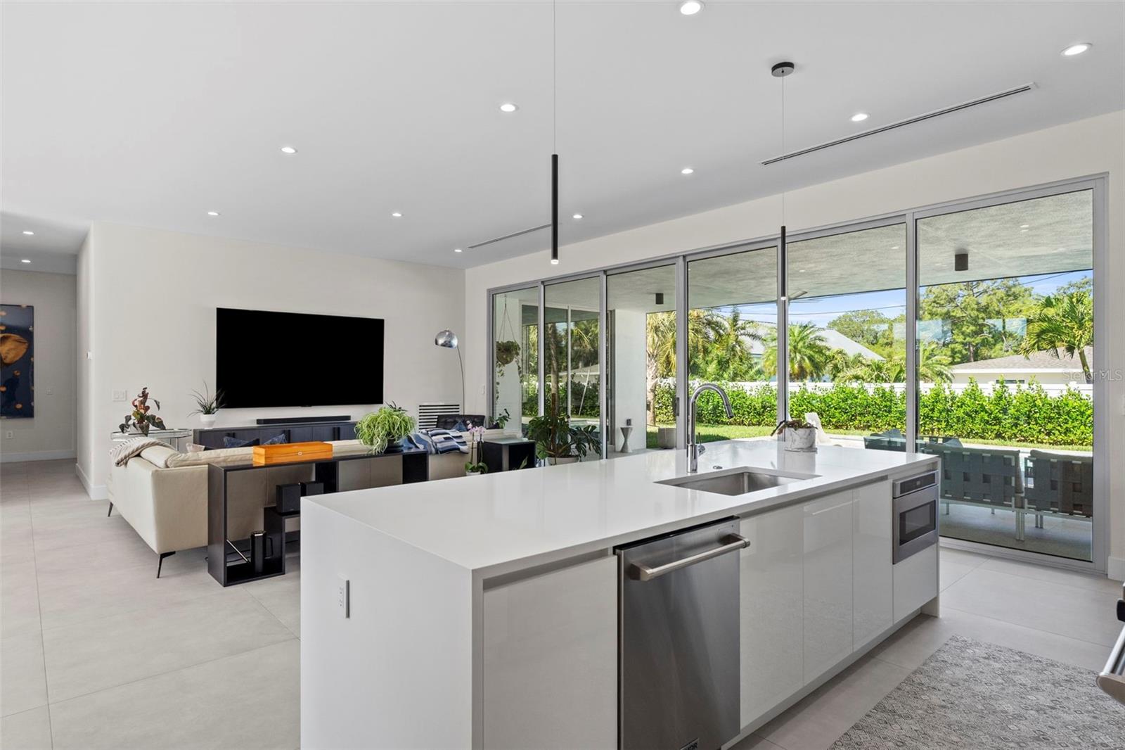 BELLEAIR ESTATES - Residential