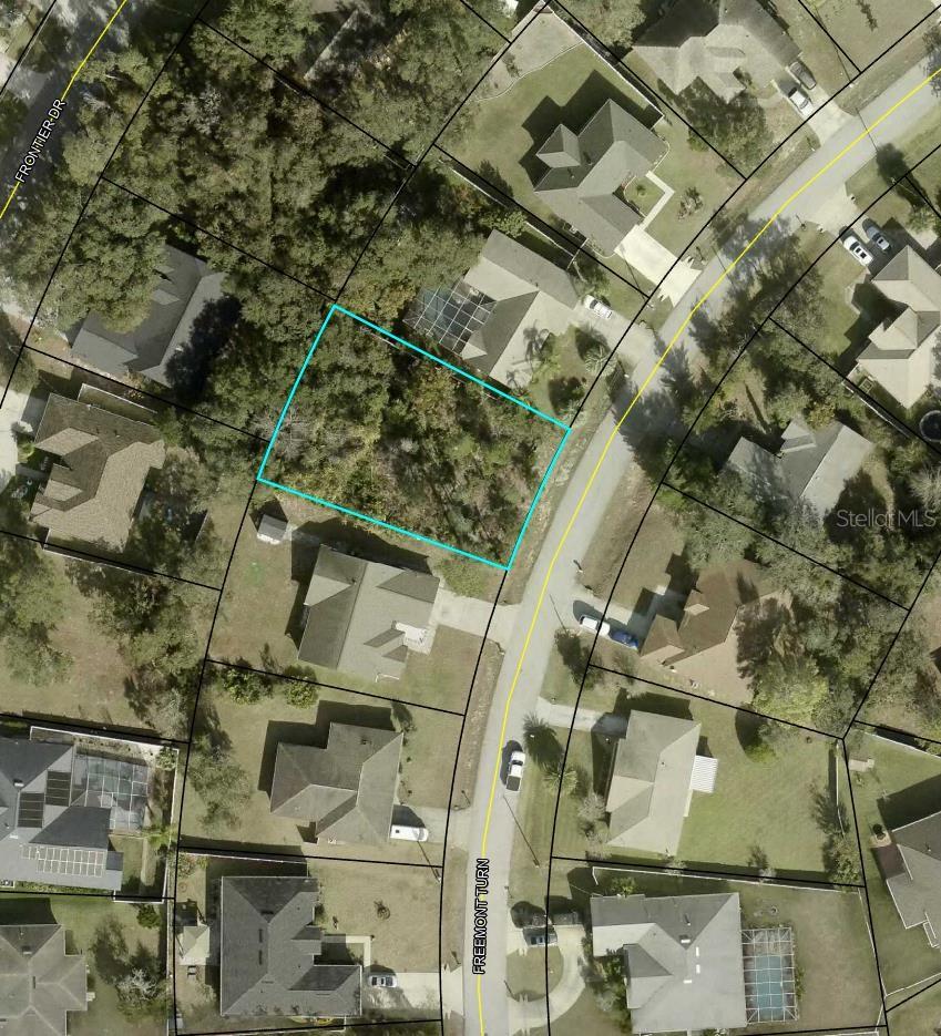 Secure your piece of one of Florida’s fastest-growing markets with this prime homesite. Ideal for builders, investors, or future homeowners, this lot offers the perfect canvas for new construction in an area experiencing rapid growth and increasing demand. Whether you’re looking to build now or hold for future appreciation, opportunities like this are becoming harder to find.