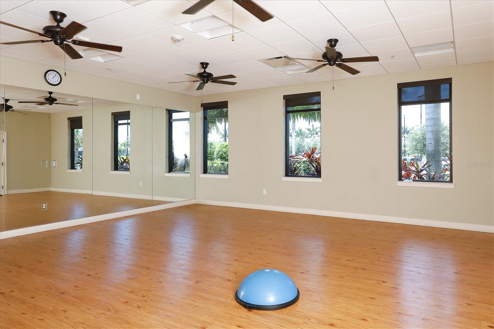 SARASOTA NATIONAL - Residential