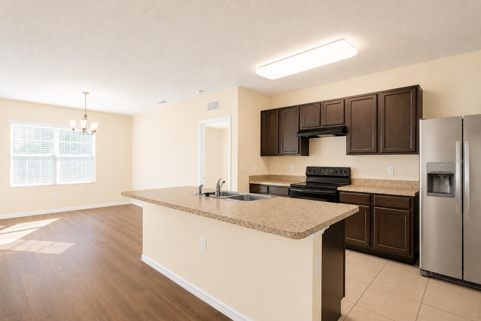LYLE OAKS - Residential Lease