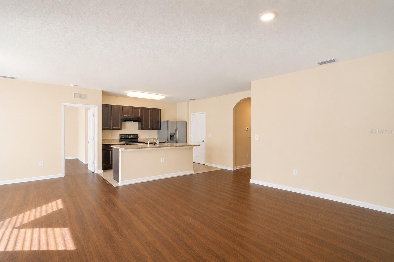 LYLE OAKS - Residential Lease