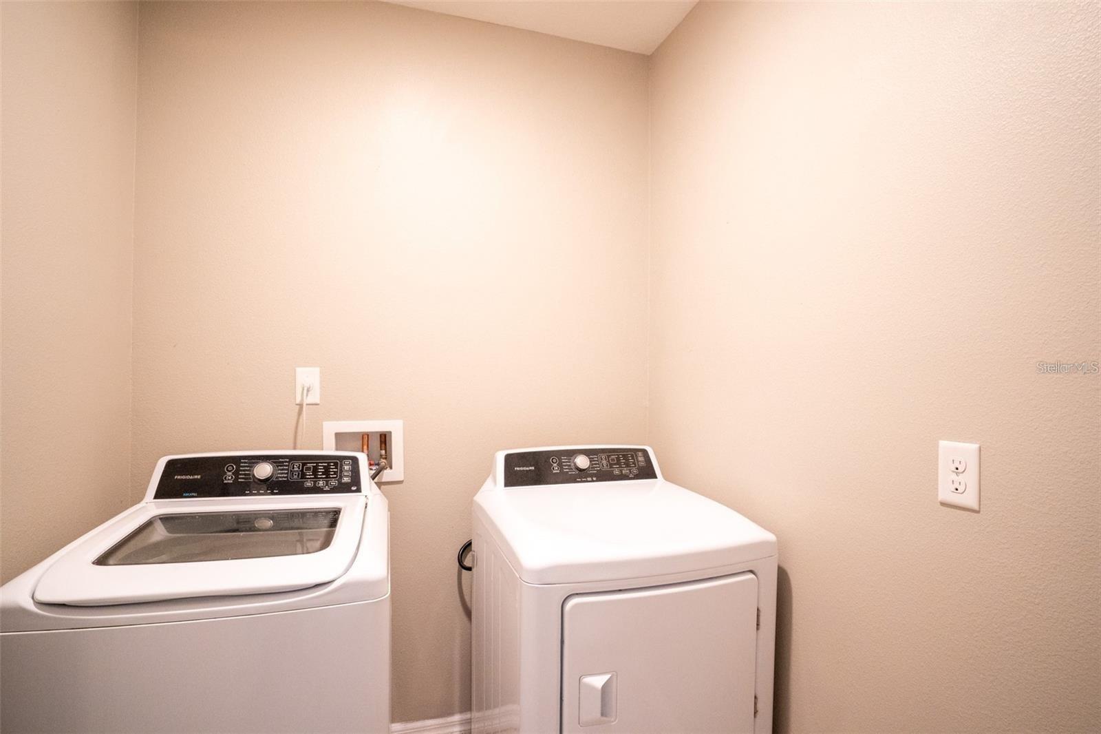 LYLE OAKS - Residential Lease