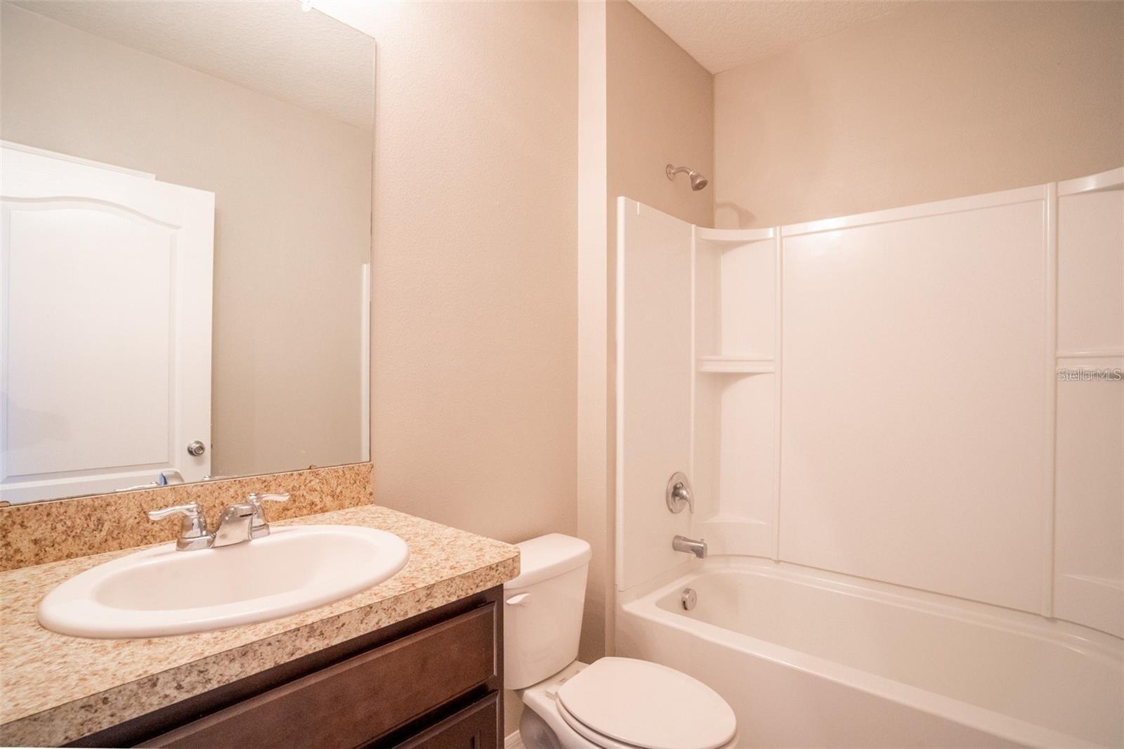 LYLE OAKS - Residential Lease