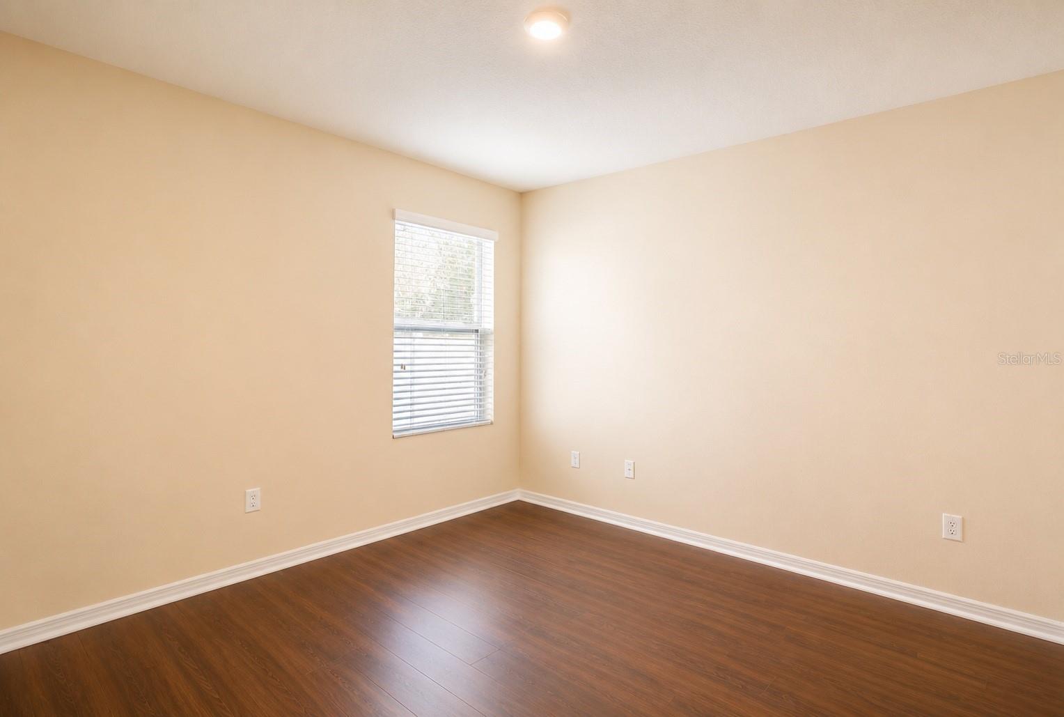 LYLE OAKS - Residential Lease