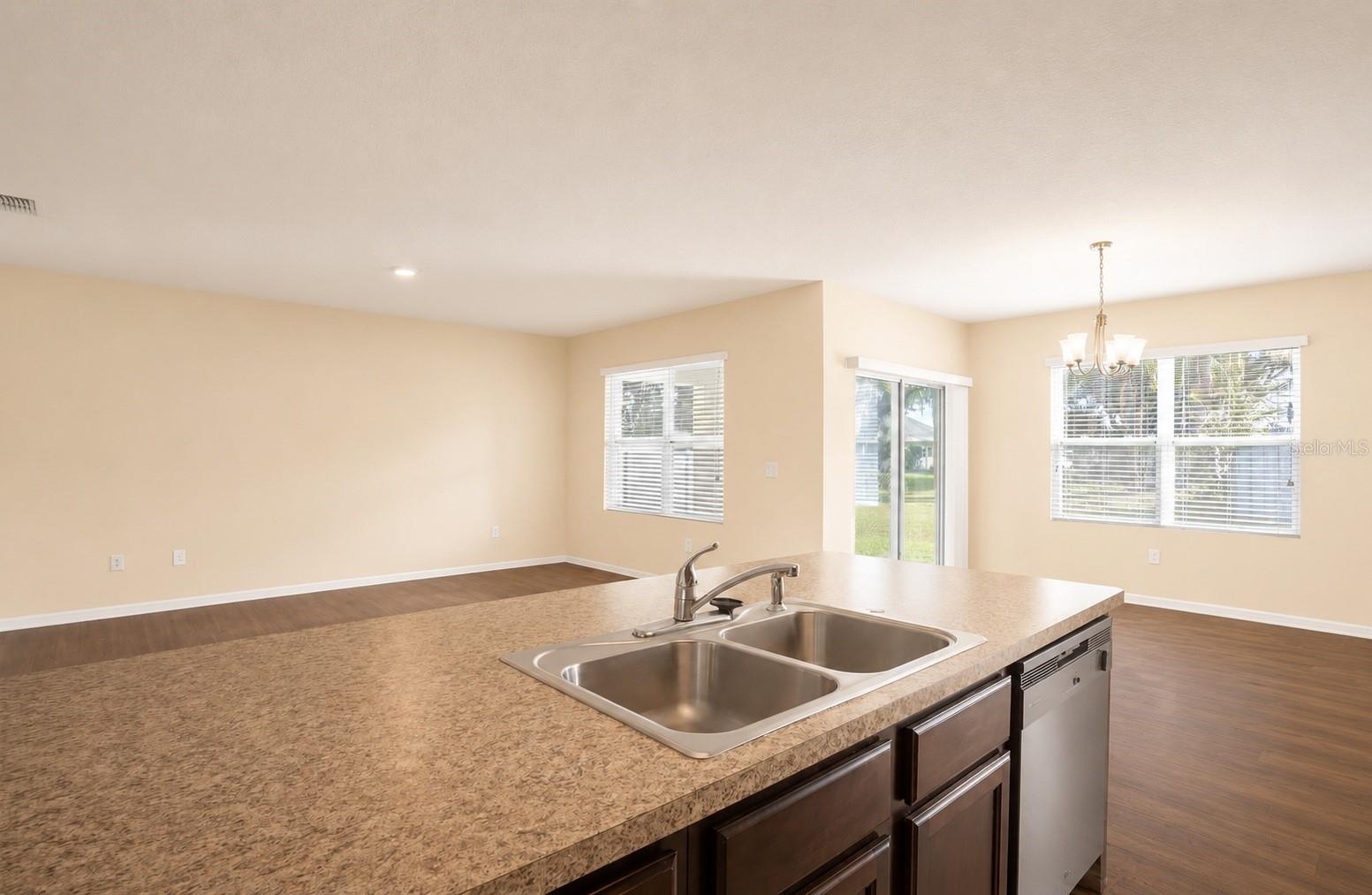 LYLE OAKS - Residential Lease