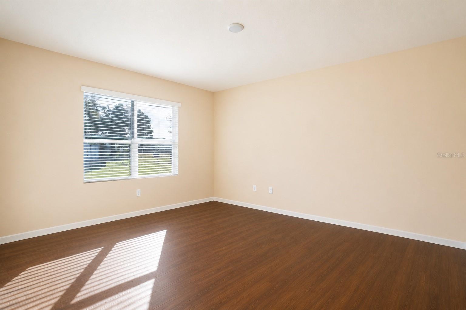LYLE OAKS - Residential Lease