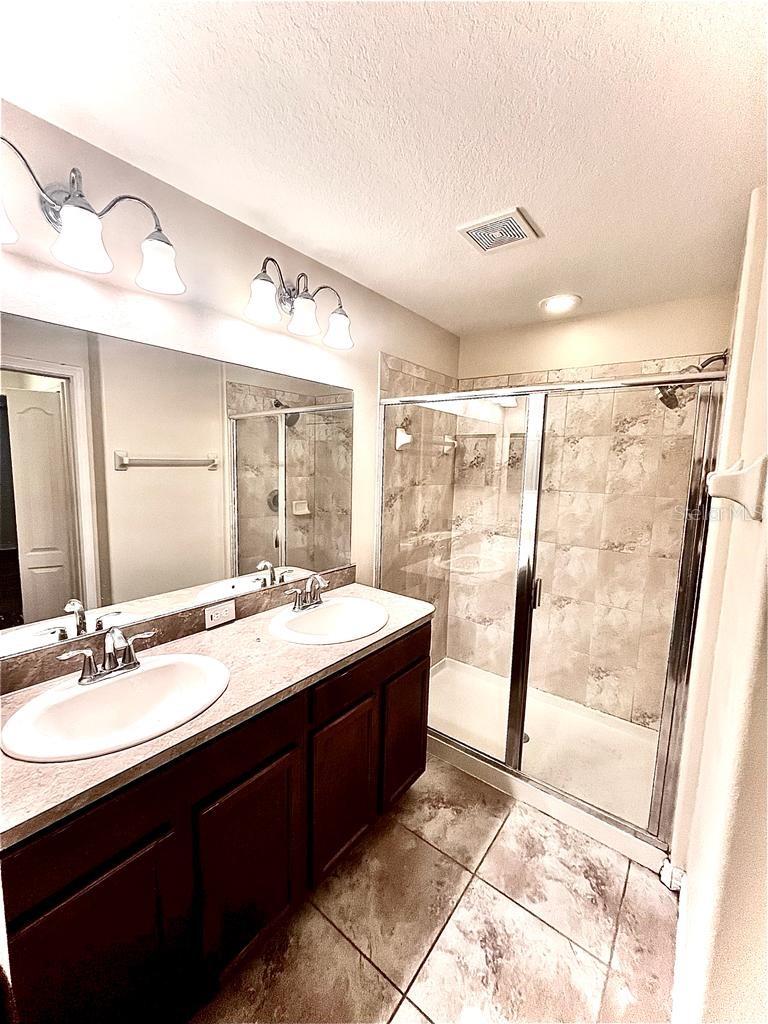 WYNDHAM LAKES ESTATES UNIT 4 - Residential
