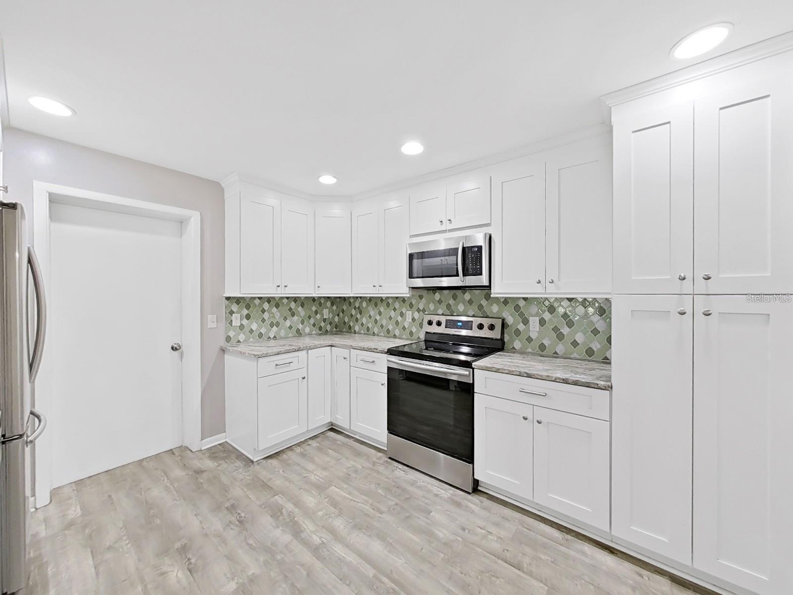 LAKESIDE ADD - Residential