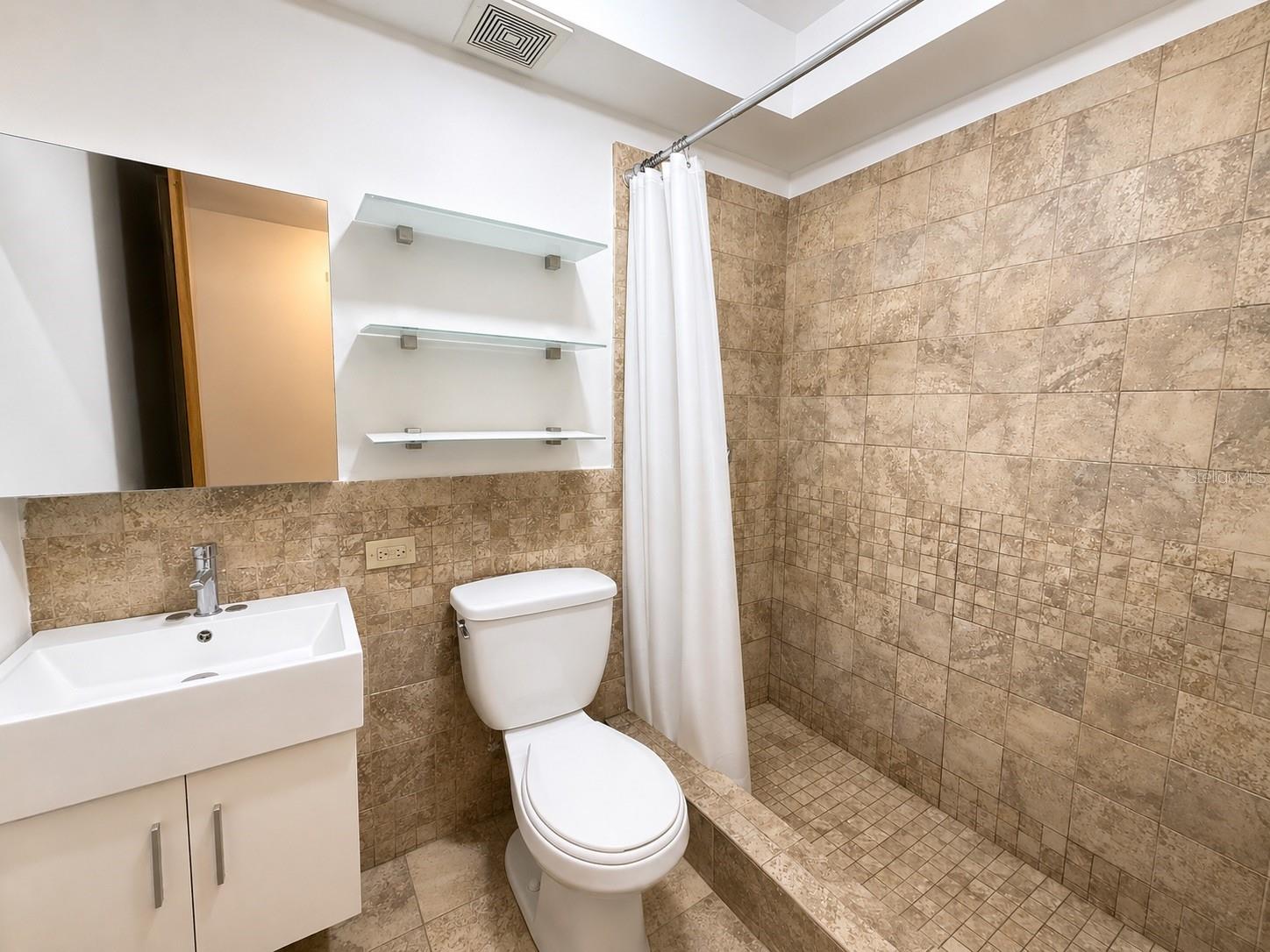 GAMBARO 315 1-B - Residential