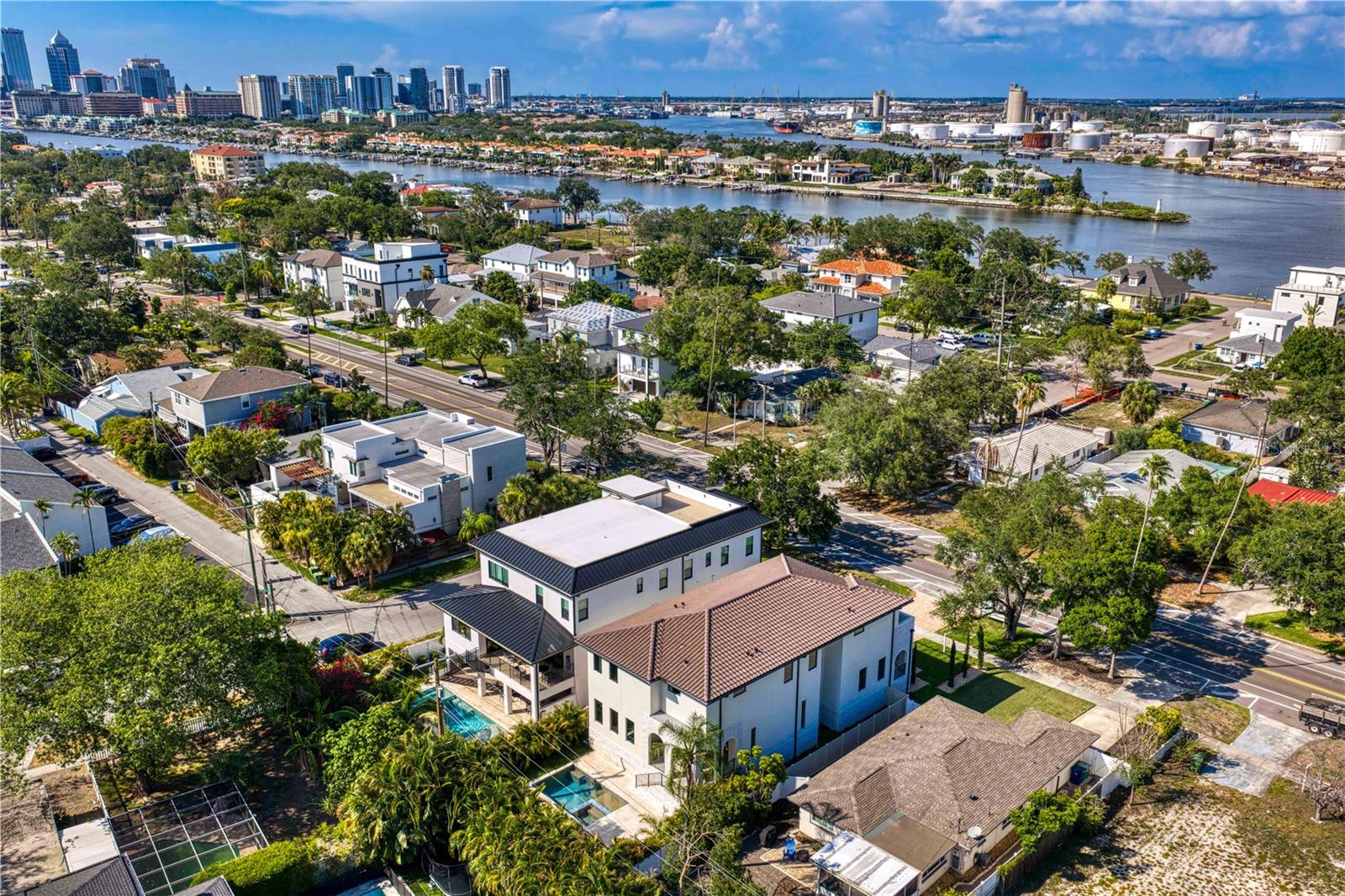 DAVIS ISLANDS PB10 PG52 TO 57 - Residential