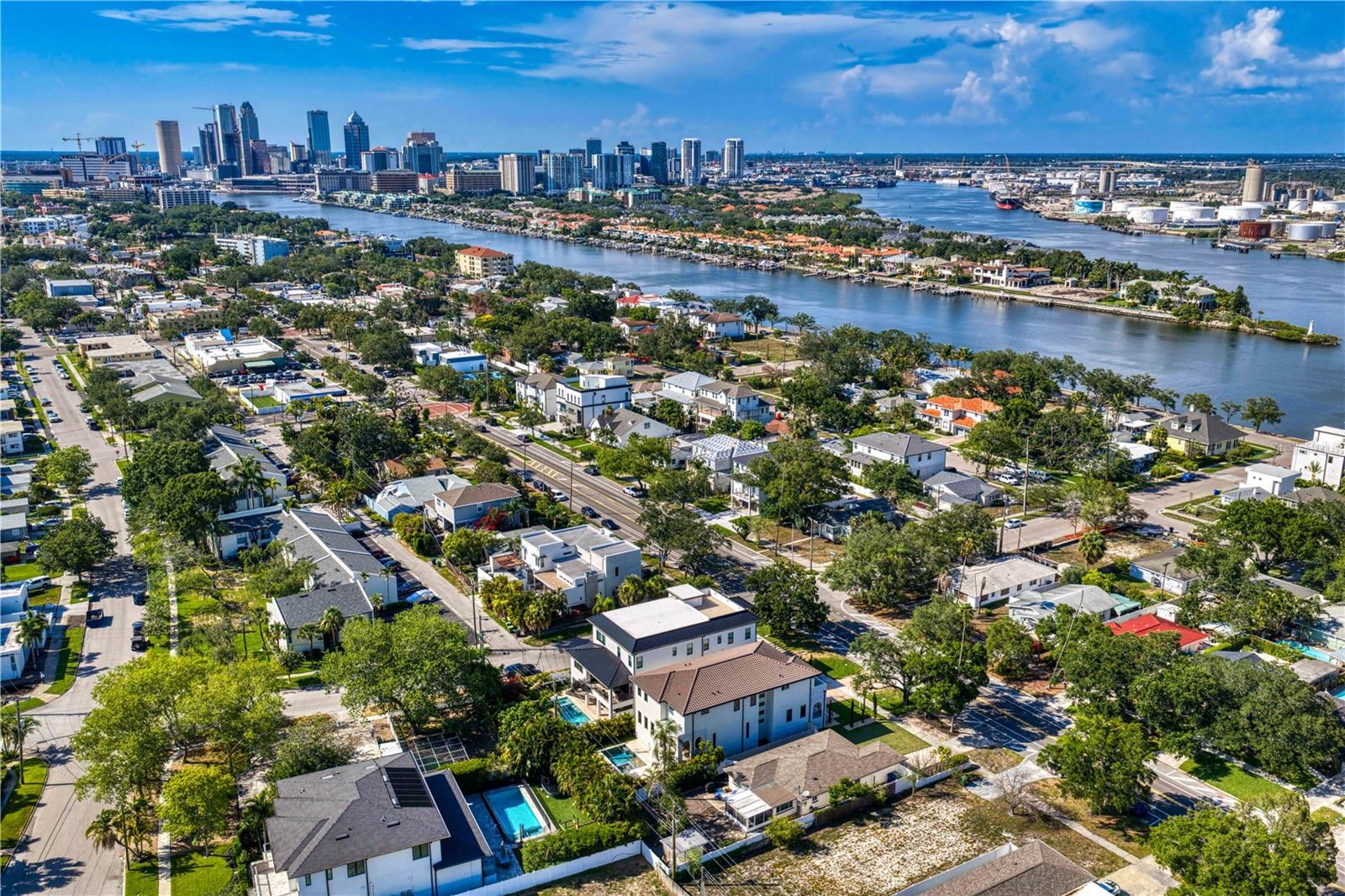 DAVIS ISLANDS PB10 PG52 TO 57 - Residential