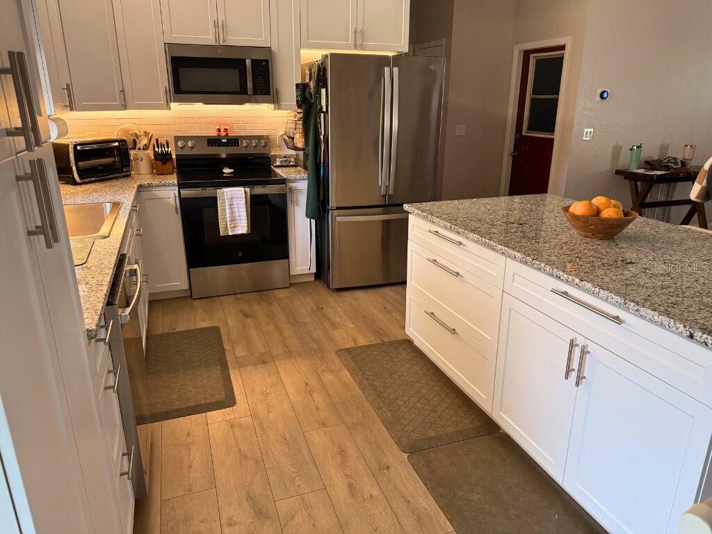 WOODRIDGE ESTATES A SUB - Residential Lease