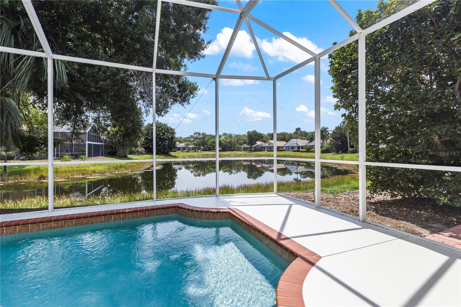 VIRGINIA WATER UNIT III - Residential