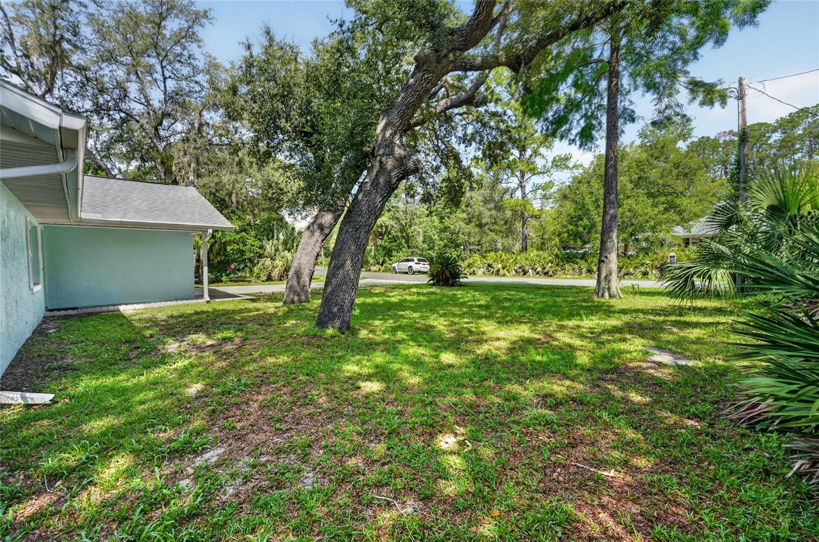 COUNTRY OAKS - Residential