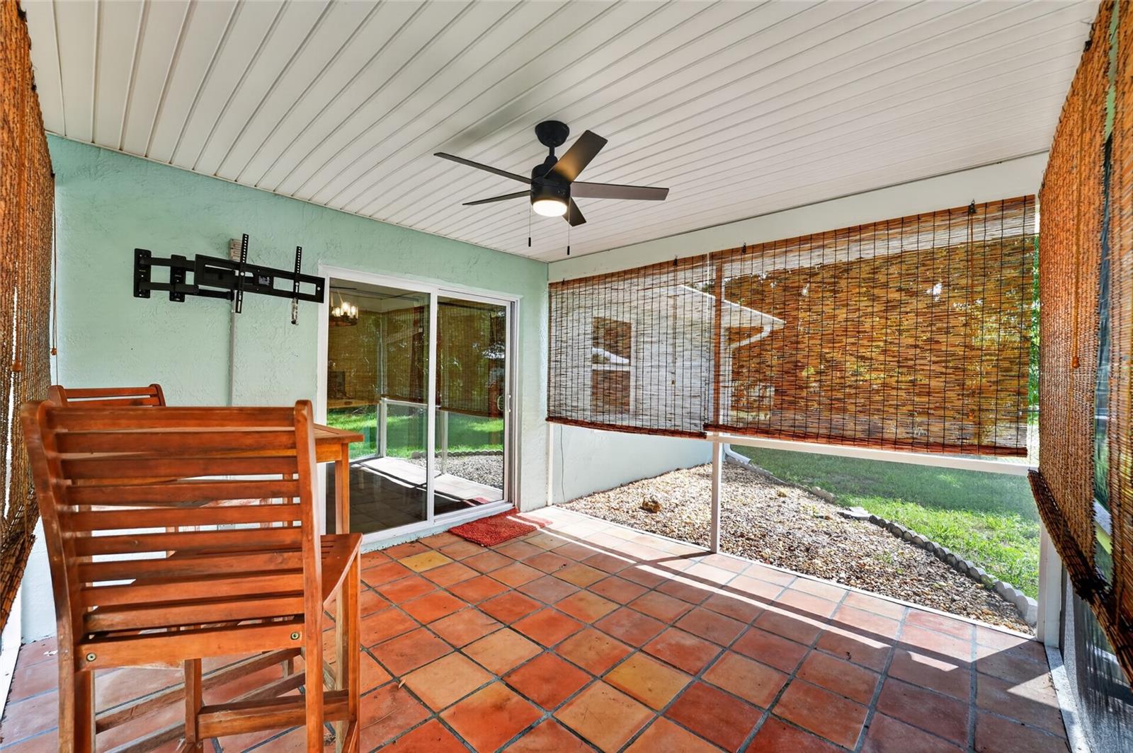 COUNTRY OAKS - Residential