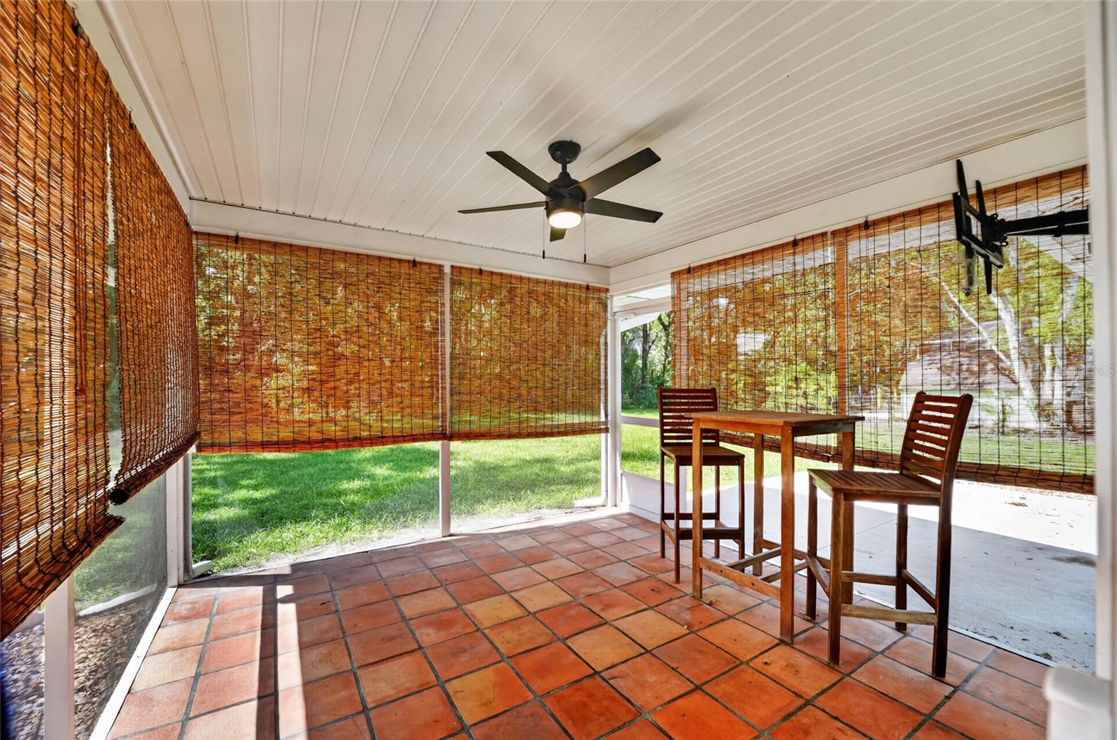 COUNTRY OAKS - Residential