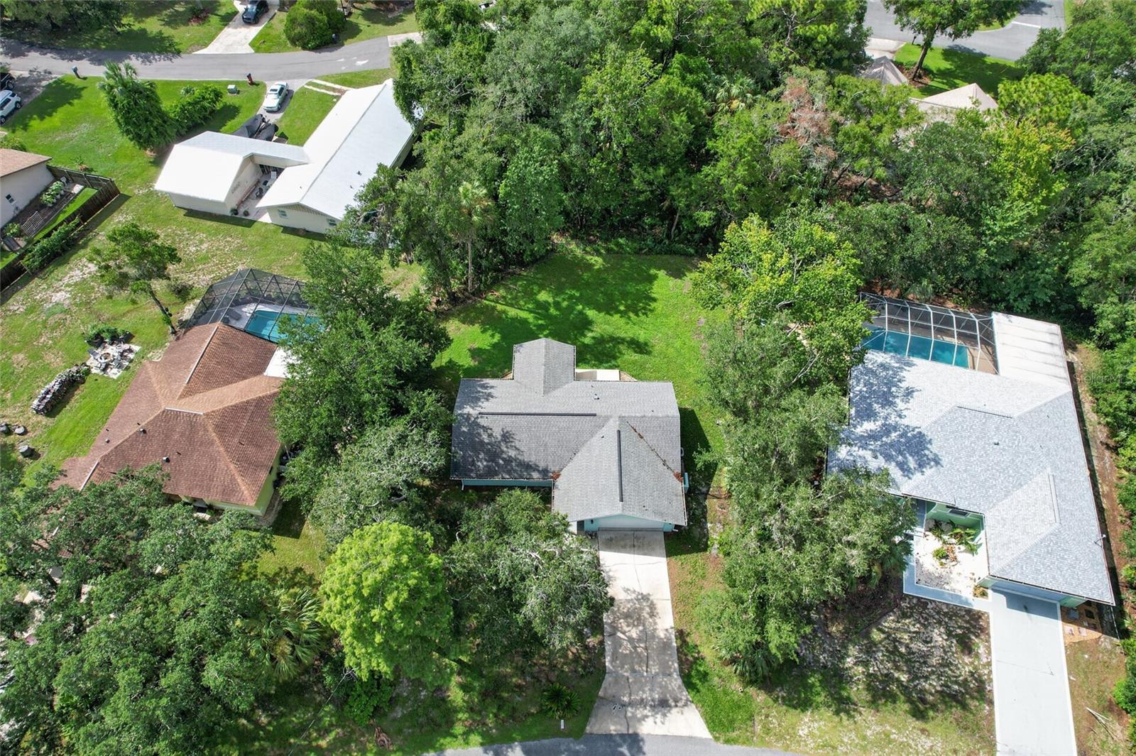 COUNTRY OAKS - Residential
