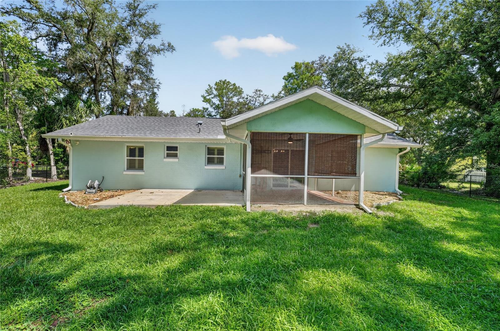COUNTRY OAKS - Residential