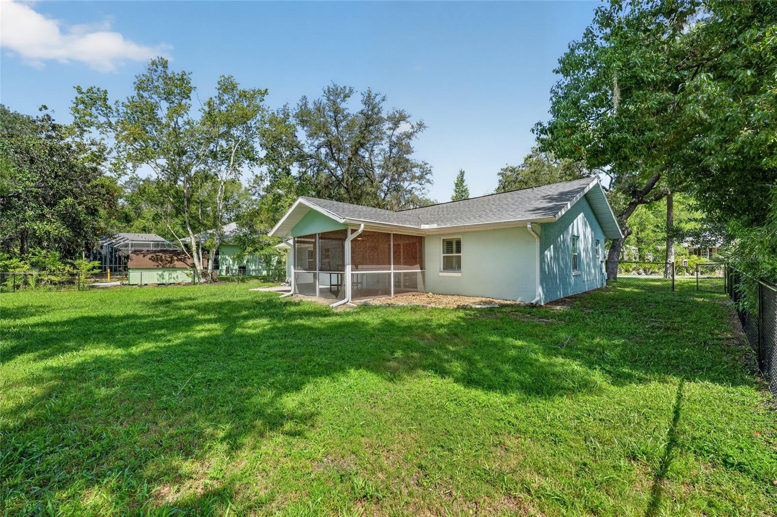 COUNTRY OAKS - Residential
