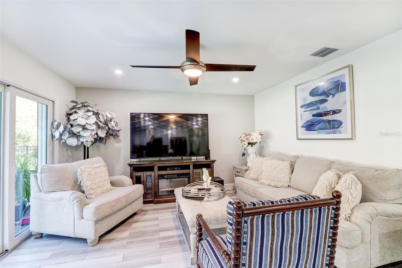 NORTHDALE GOLF CLB SEC D UN 2 - Residential Lease