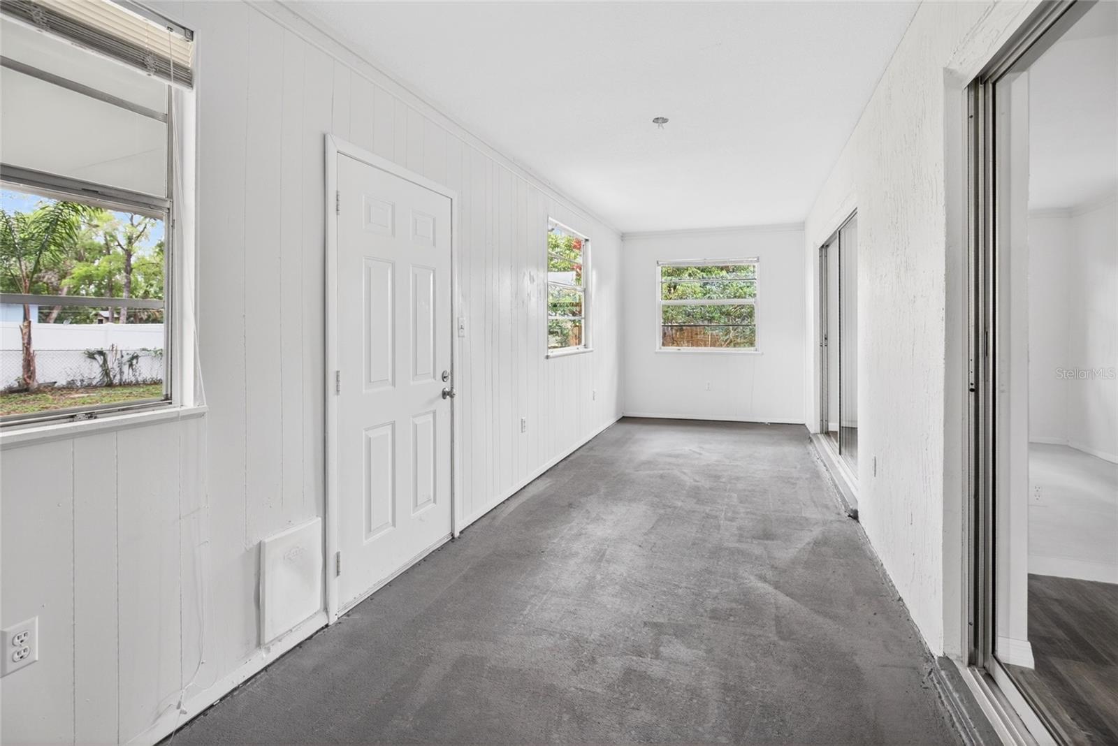 MOUNT PLYMOUTH - Residential