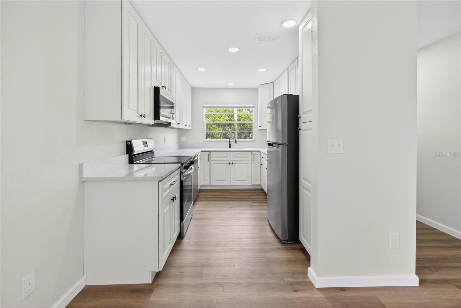 MOUNT PLYMOUTH - Residential