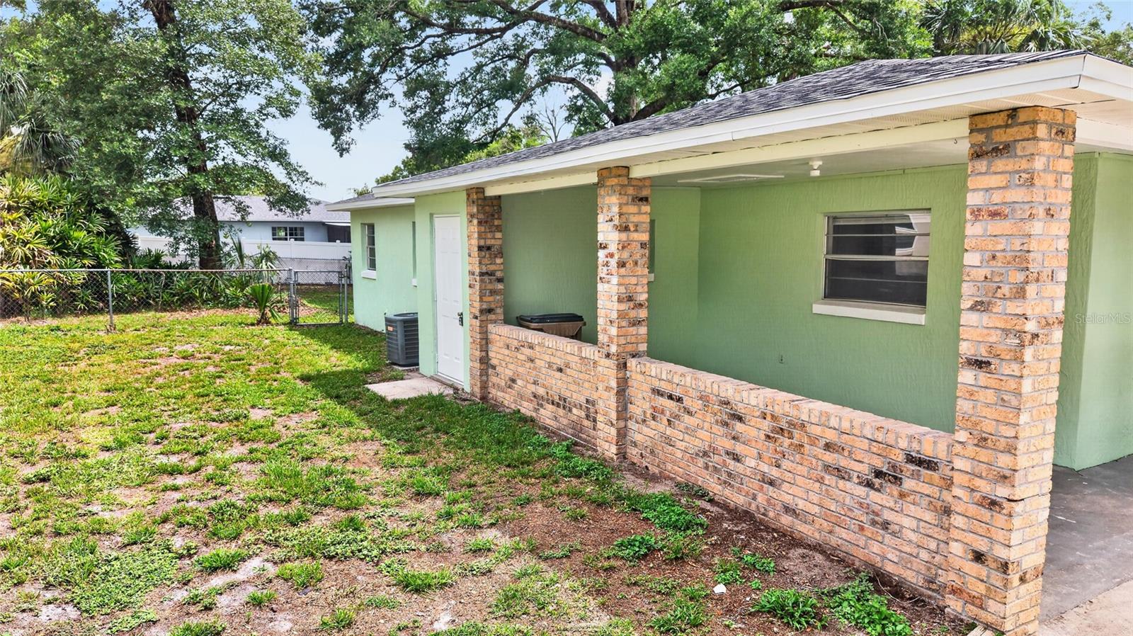 MOUNT PLYMOUTH - Residential