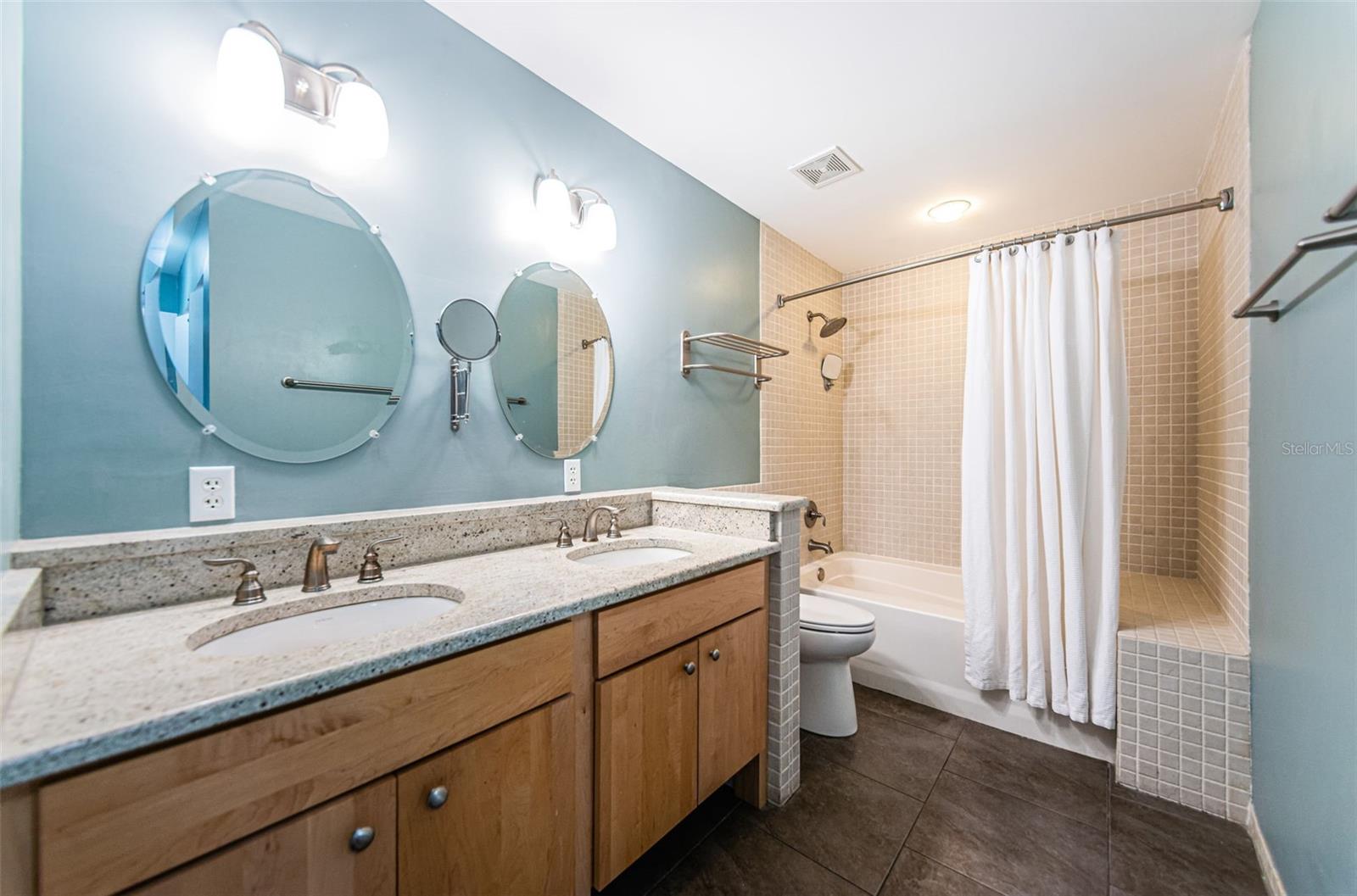 MC NULTY LOFTS CONDO - Residential Lease