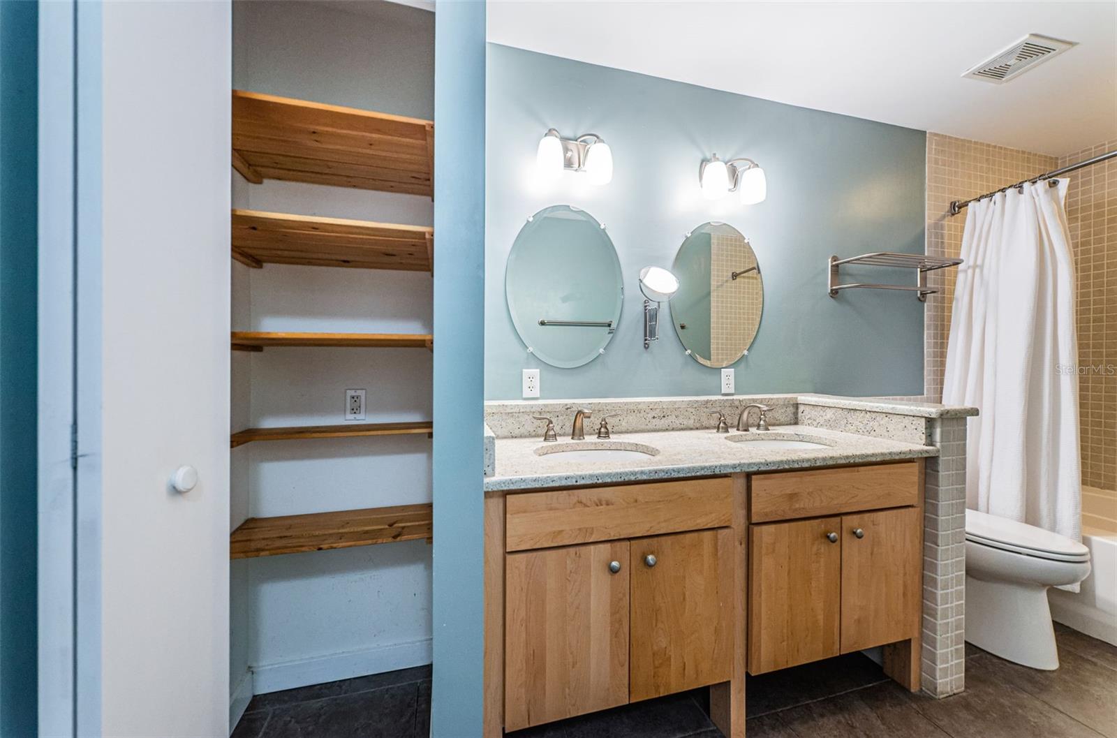 MC NULTY LOFTS CONDO - Residential Lease