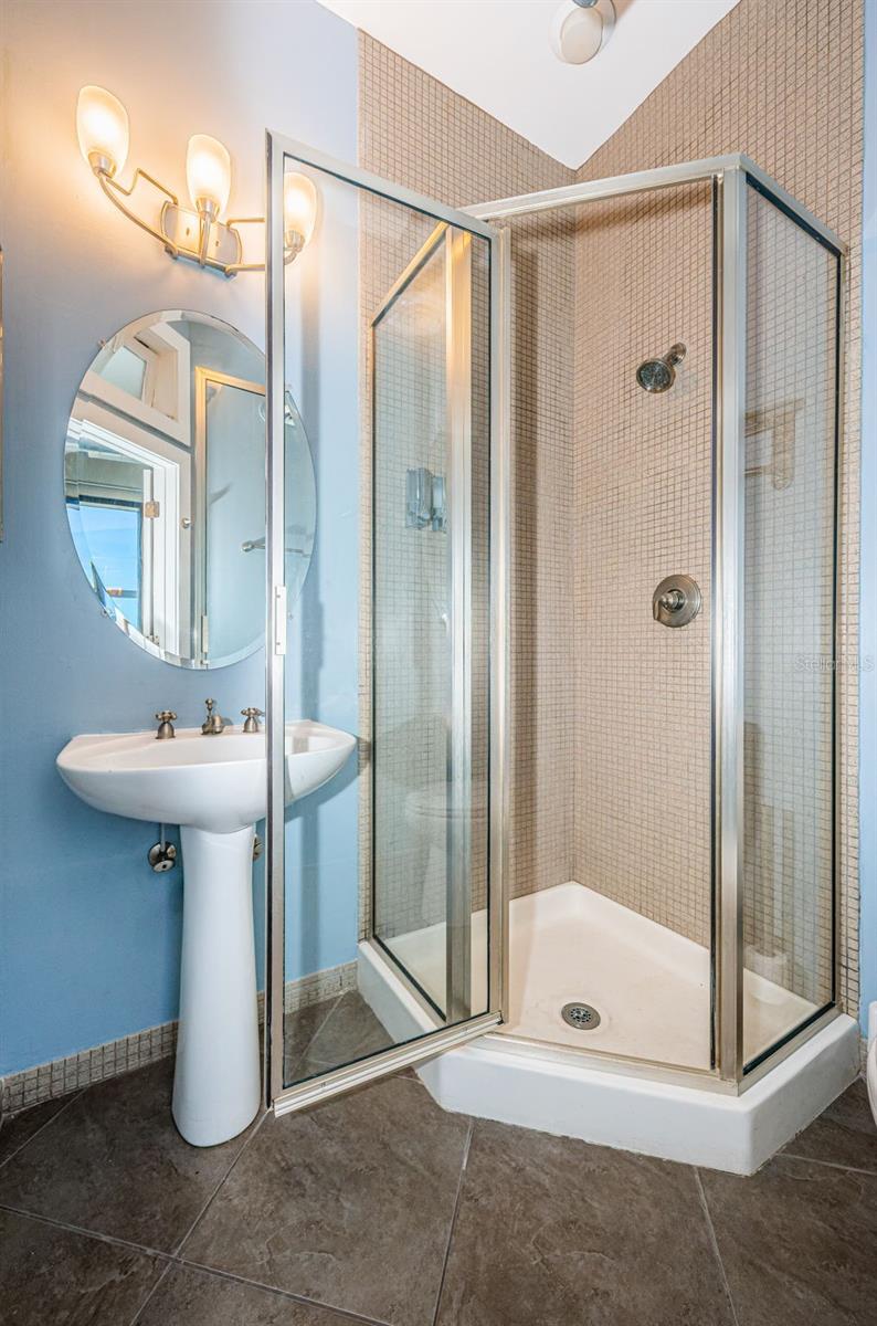 MC NULTY LOFTS CONDO - Residential Lease