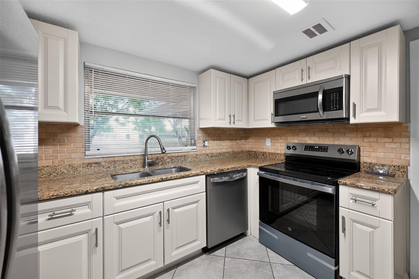 JASMINE LAKES - Residential