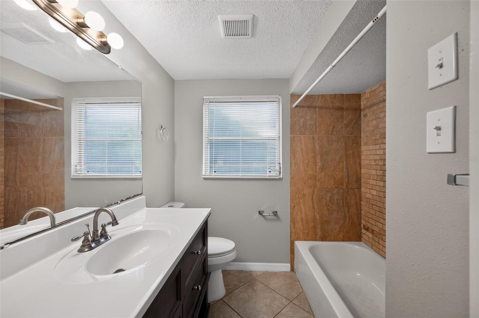 JASMINE LAKES - Residential