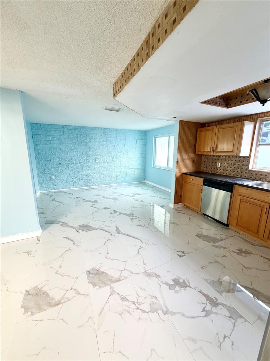 REGENCY PARK - Residential