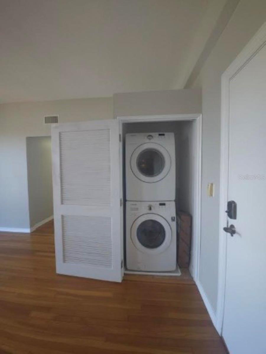 BAYSHORE ROYAL CONDO - Residential Lease