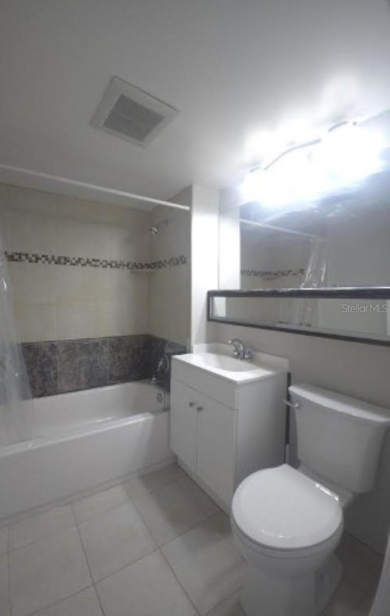 BAYSHORE ROYAL CONDO - Residential Lease