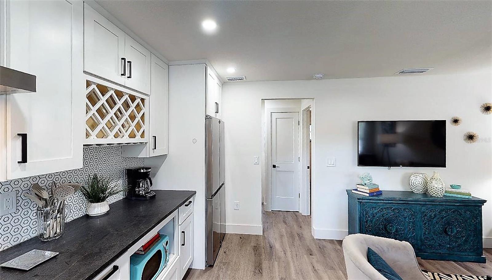 POS SUB OF BLKS G & H - Residential Lease
